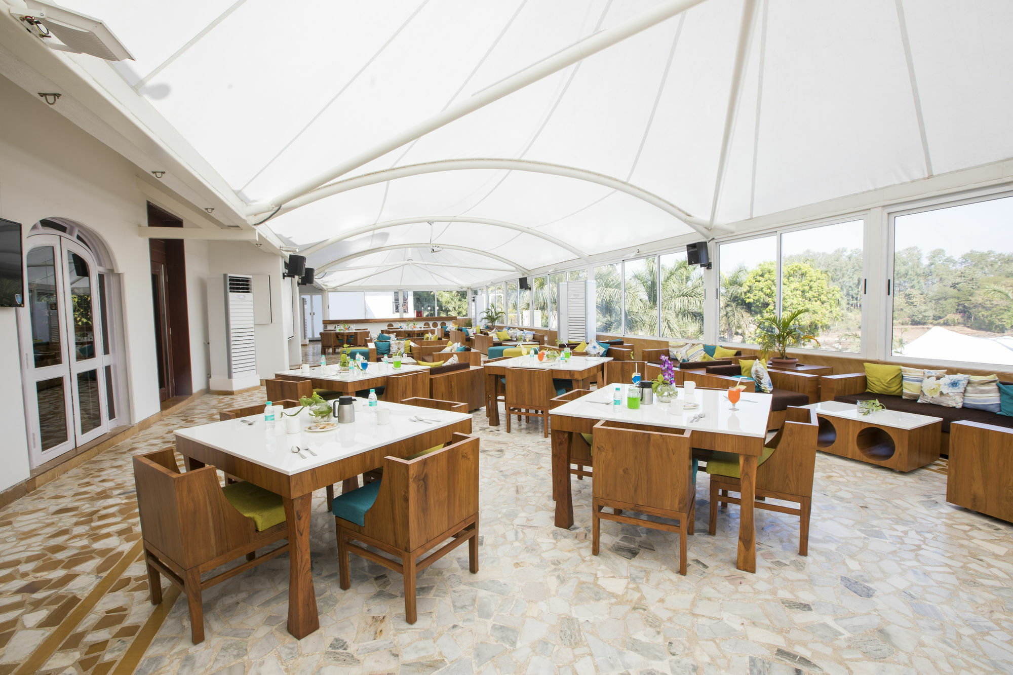 Khanvel Resort Силвасса Экстерьер фото